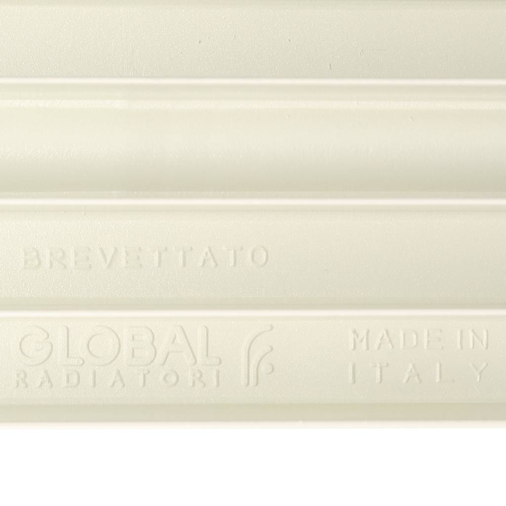 Радиатор биметаллический Global STYLE PLUS 350 12 секций боковое подключение (белый RAL 9010), STP03501012
