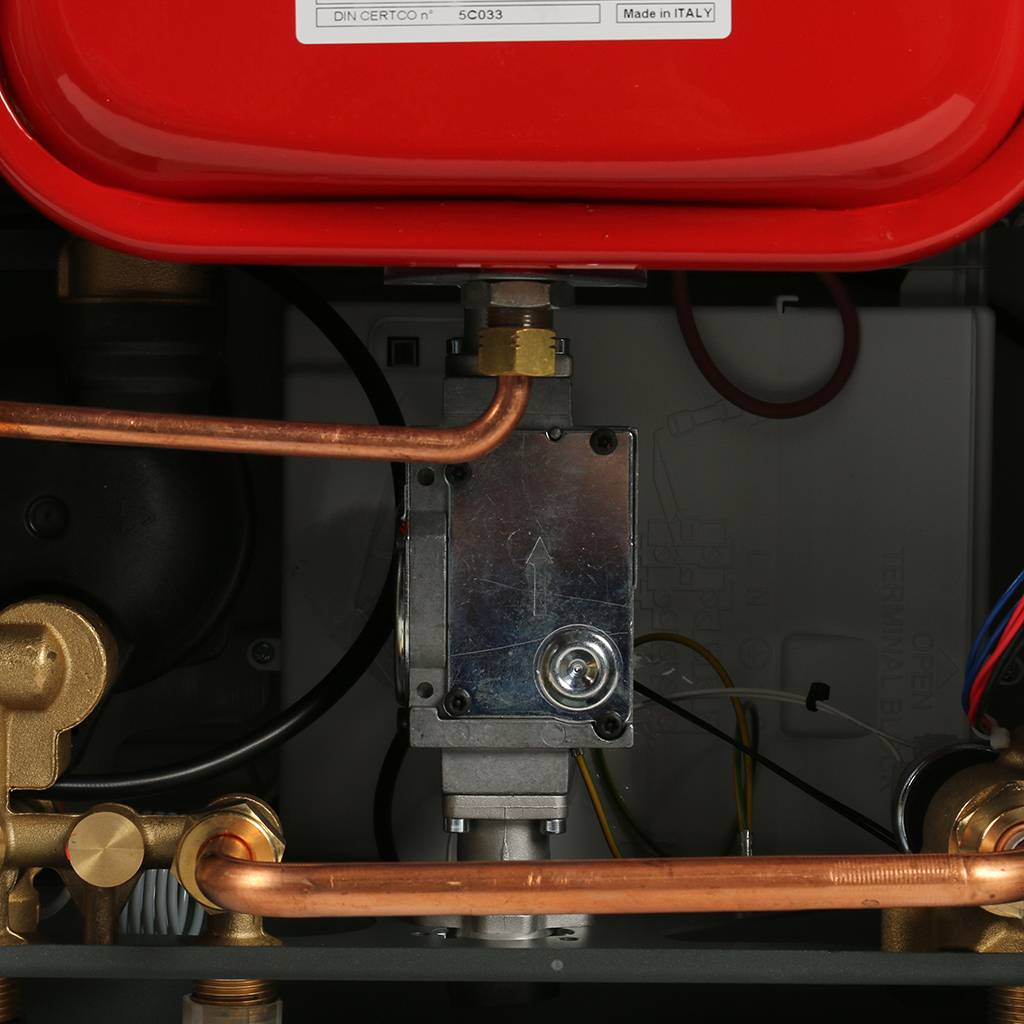 Газовый настенный котел Baxi ECO Four 1.14 одноконтурный атмосферный, CSE46114354-